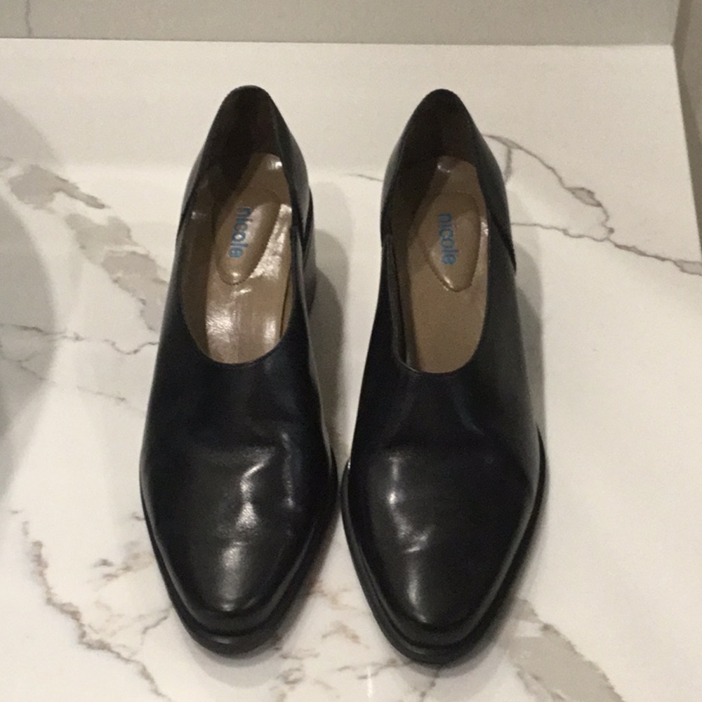 Nicole Leona Black Leather Shoe, size 7M NWOT!